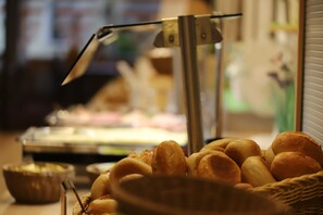 Tägliches inbegriffenes Frühstücksbuffet