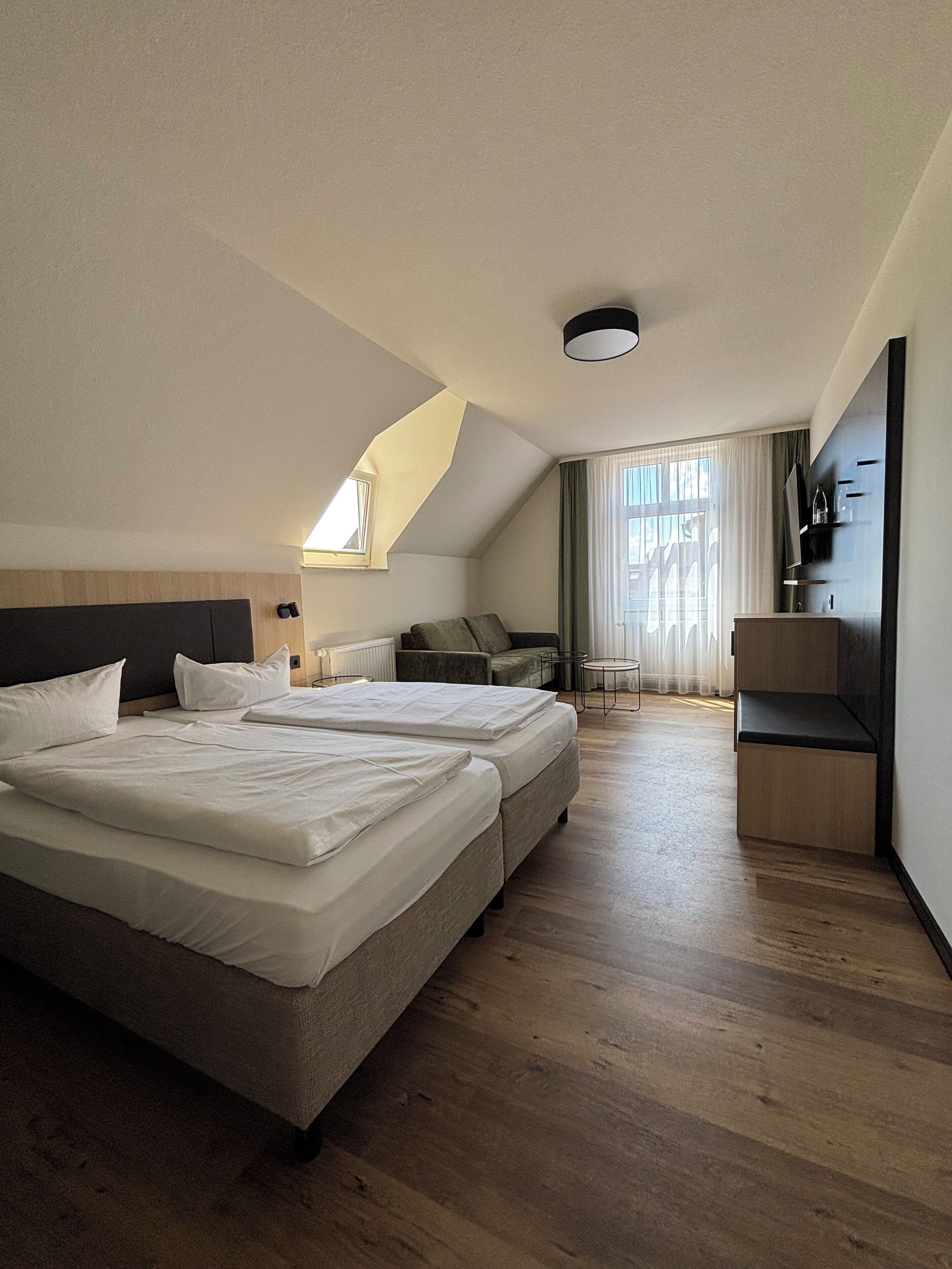 comfort double room | 1 bedroom, minibar, in-room safe, desk