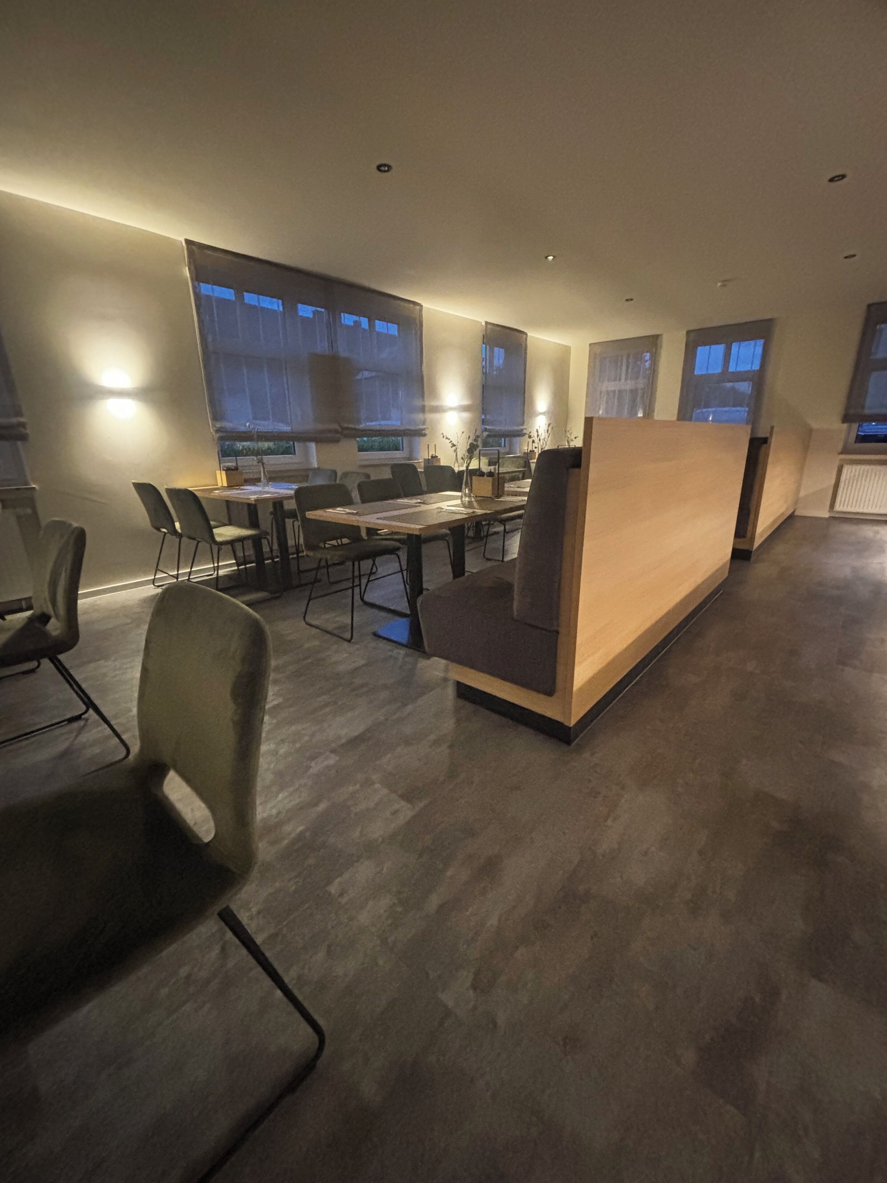 每日供應吃到飽早餐 (每人 EUR9.9)