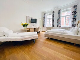 Hypo-allergenic bedding, minibar, desk, laptop workspace