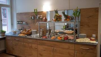 Buffet déjeuner servi tous les jours en supplément