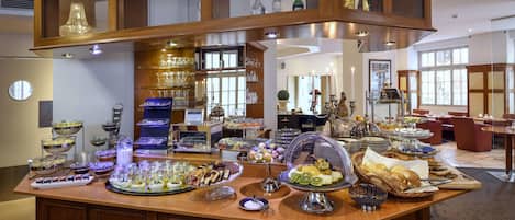 Petit déjeuner buffet (20 EUR par personne)