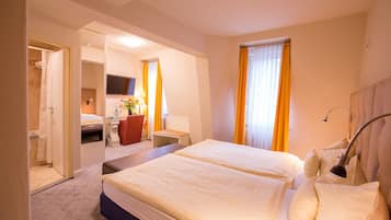 Comfort-Doppelzimmer | Hochwertige Bettwaren, Zimmersafe, Schreibtisch, schallisolierte Zimmer