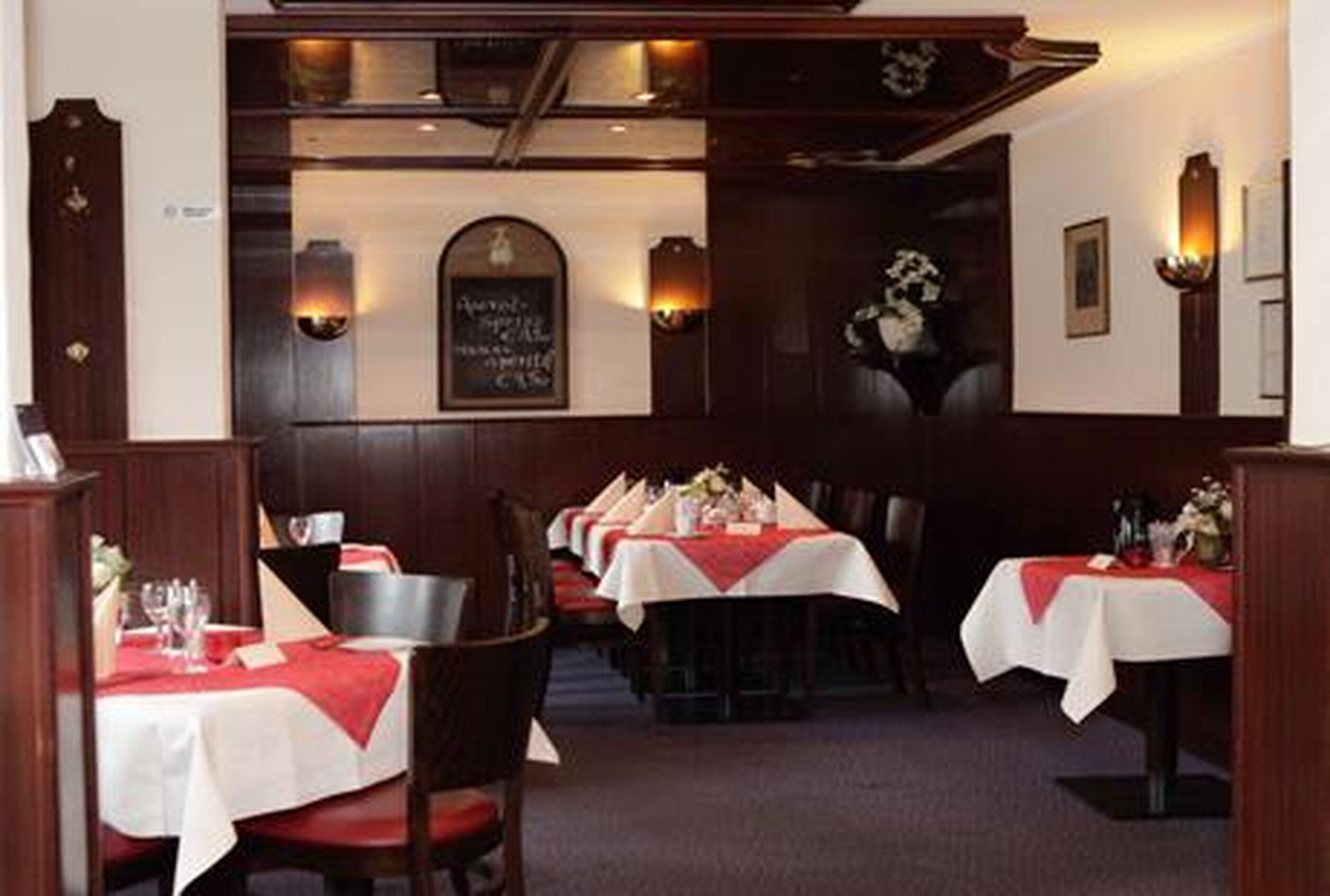 Daily buffet breakfast (EUR 12.5 per person)