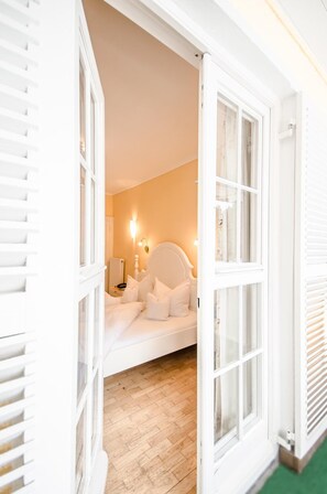 Bureau, Wi-Fi gratuit, draps fournis