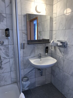 Chambre Double | Salle de bain