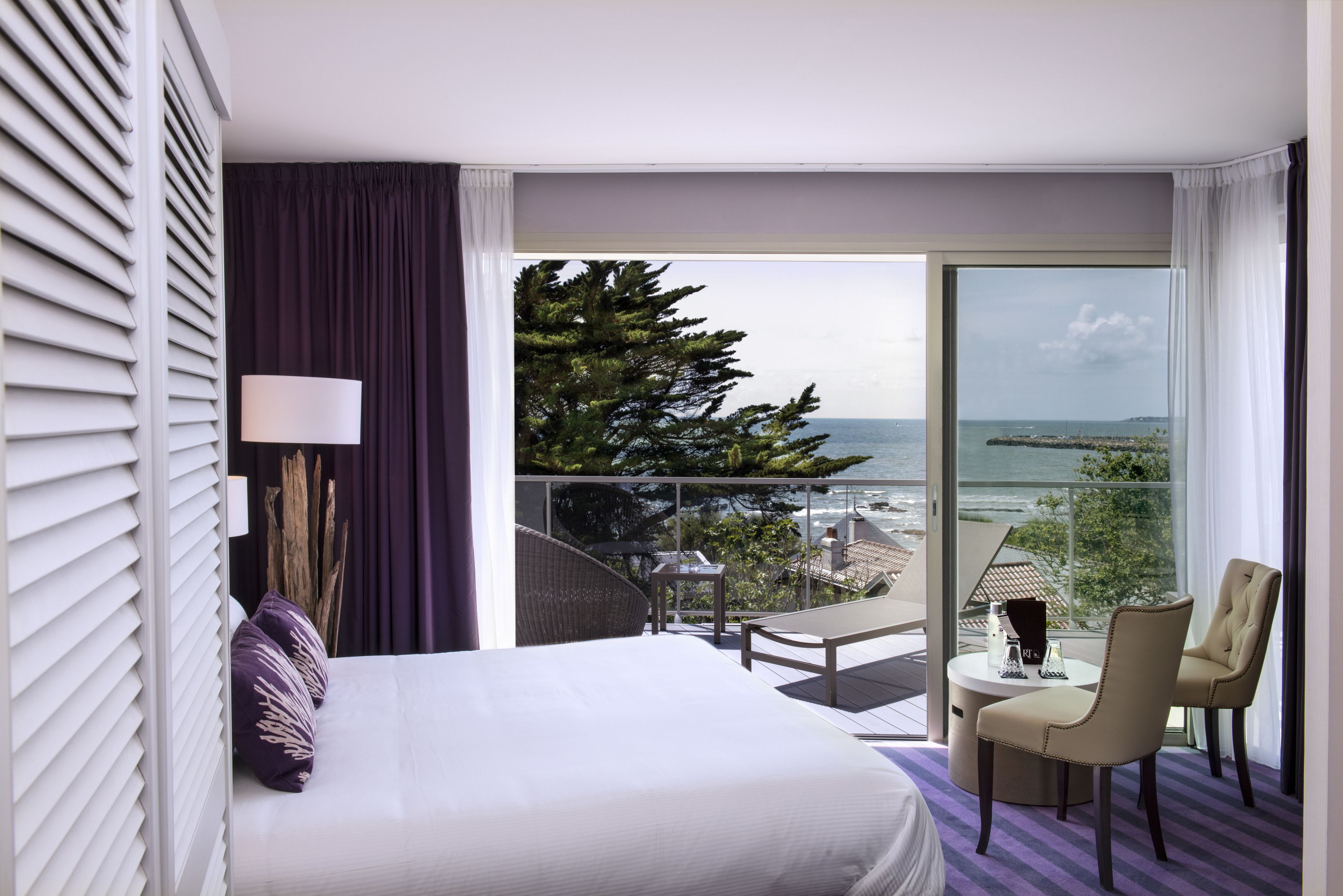 1 bedroom, in-room safe, blackout curtains, soundproofing