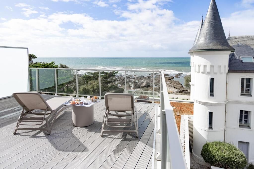 Chambre Prestige Atlantique Vue Mer | In-room safe, blackout drapes, soundproofing, free WiFi