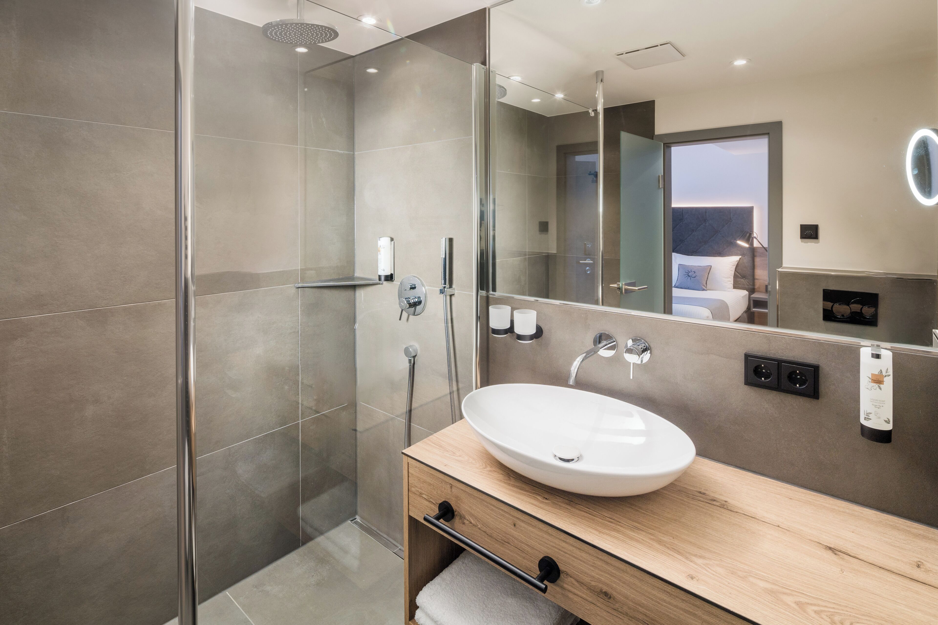 shower, free toiletries, hair dryer, towels