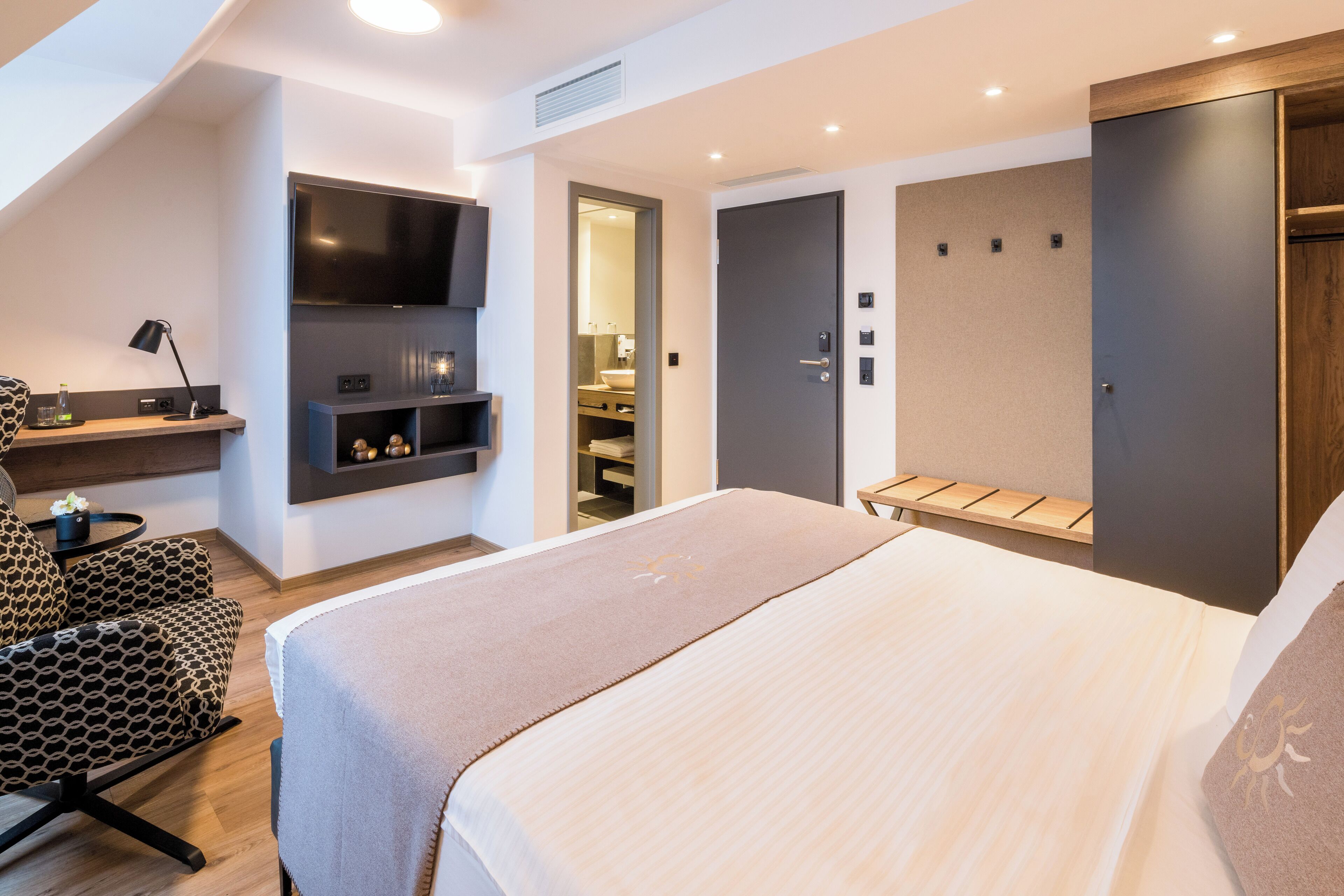 Estudio estándar | Ropa de cama hipoalergénica y caja de seguridad en la habitación 