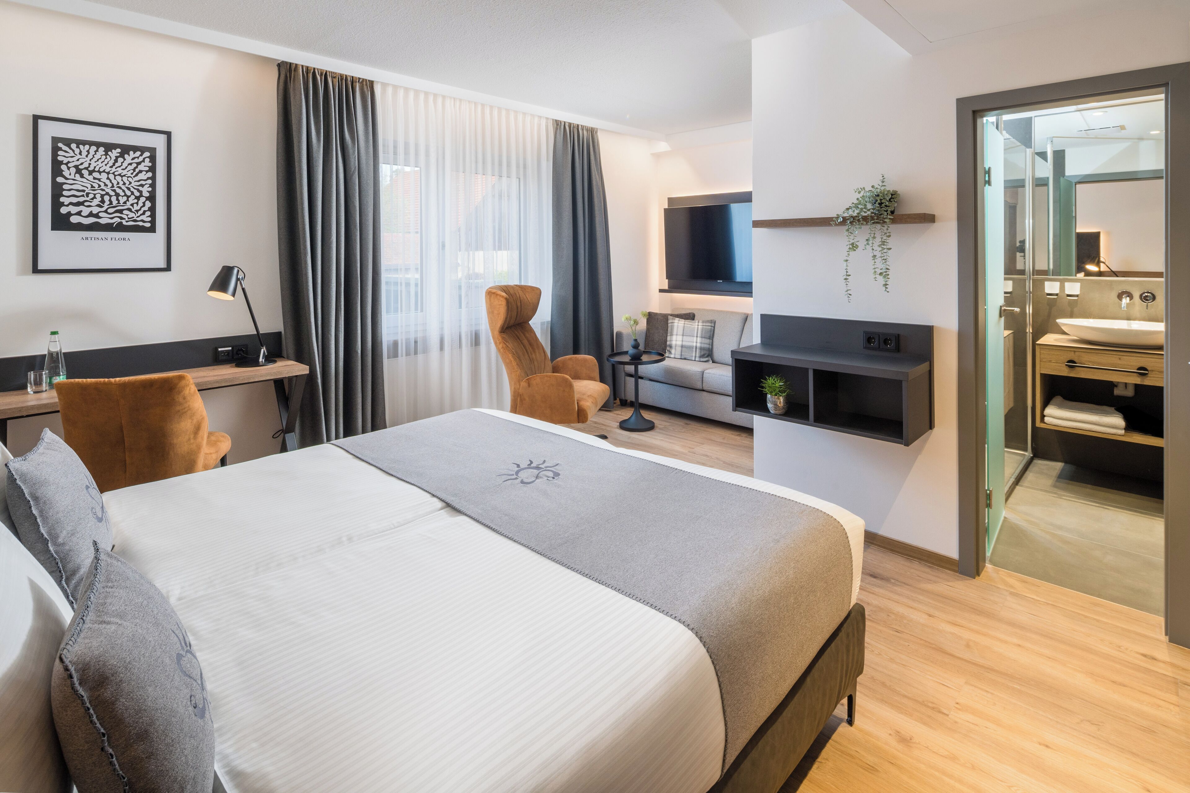 standard double room (1) | hypo-allergenic bedding, in-room safe, desk, blackout curtains