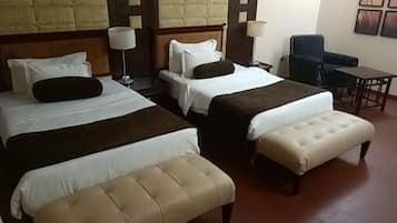 Deluxe Room, 2 Single Beds, Ensuite, City View | Premium bedding, in-room safe, individually decorated