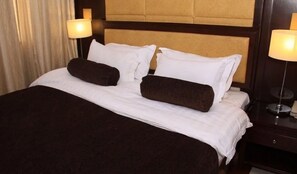 Standard Room | Premium bedding, in-room safe, individually decorated - Owu Crown Hotel (Ibadan)