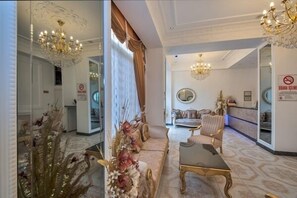 Lobby sitting area - Hotel Kumkapi Konagi (Istanbul)