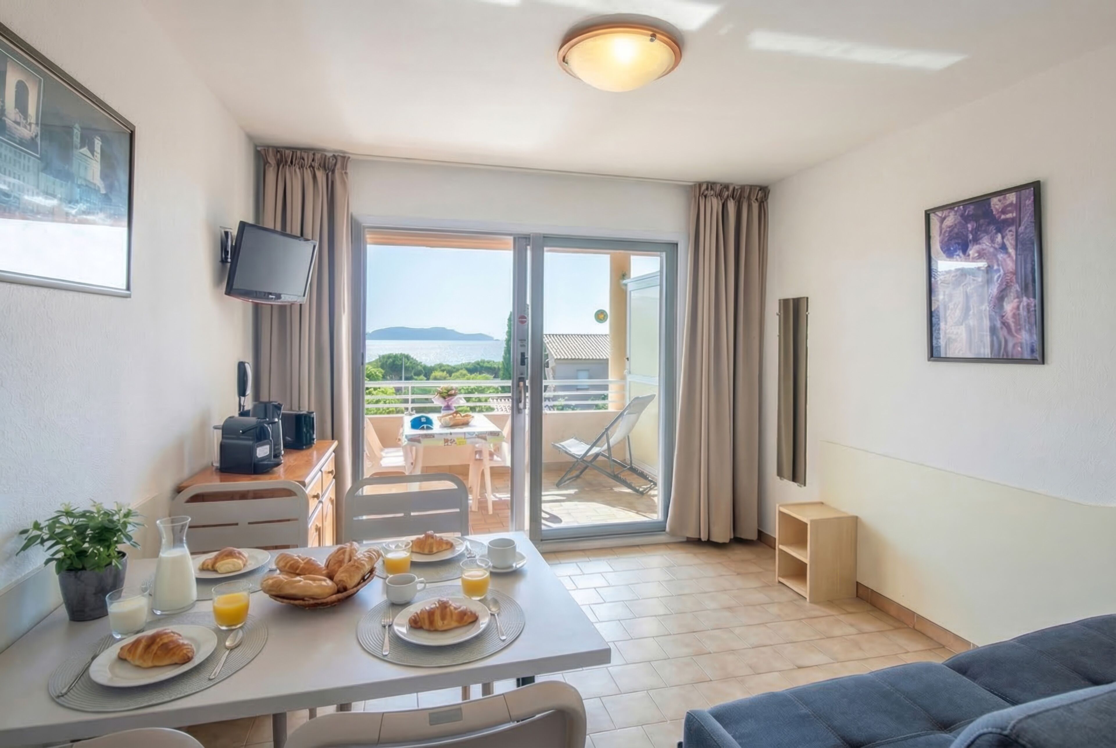In-room safe, individually furnished, soundproofing, iron/ironing board