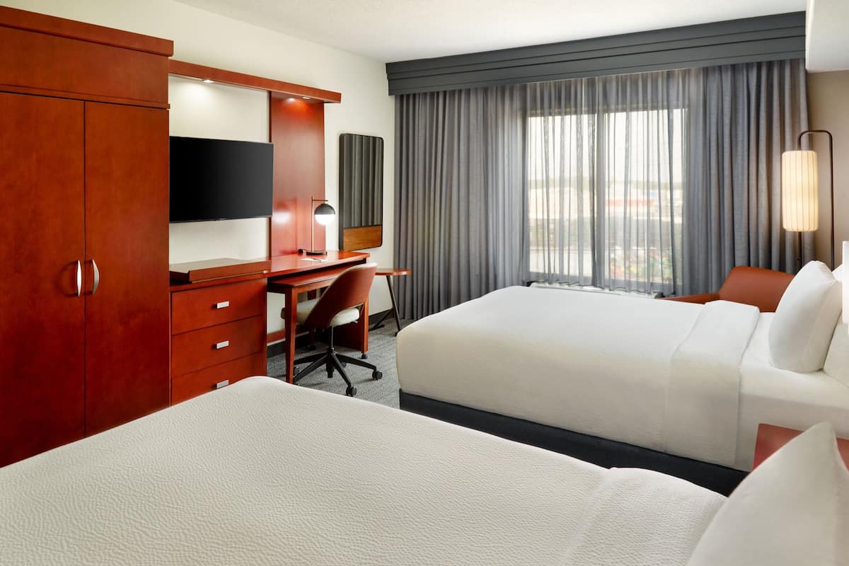 1 bedroom, premium bedding, in-room safe, desk