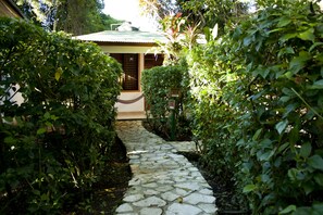 Double Room | View from room - Hotel Jaguar Inn Tikal (Flores)