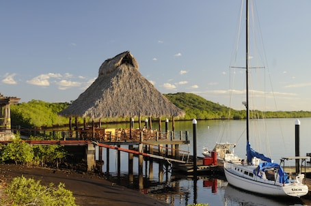 Muelle. Marina Puesta del Sol
