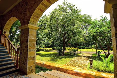 Fachada de la propiedad. Marina Puesta del Sol