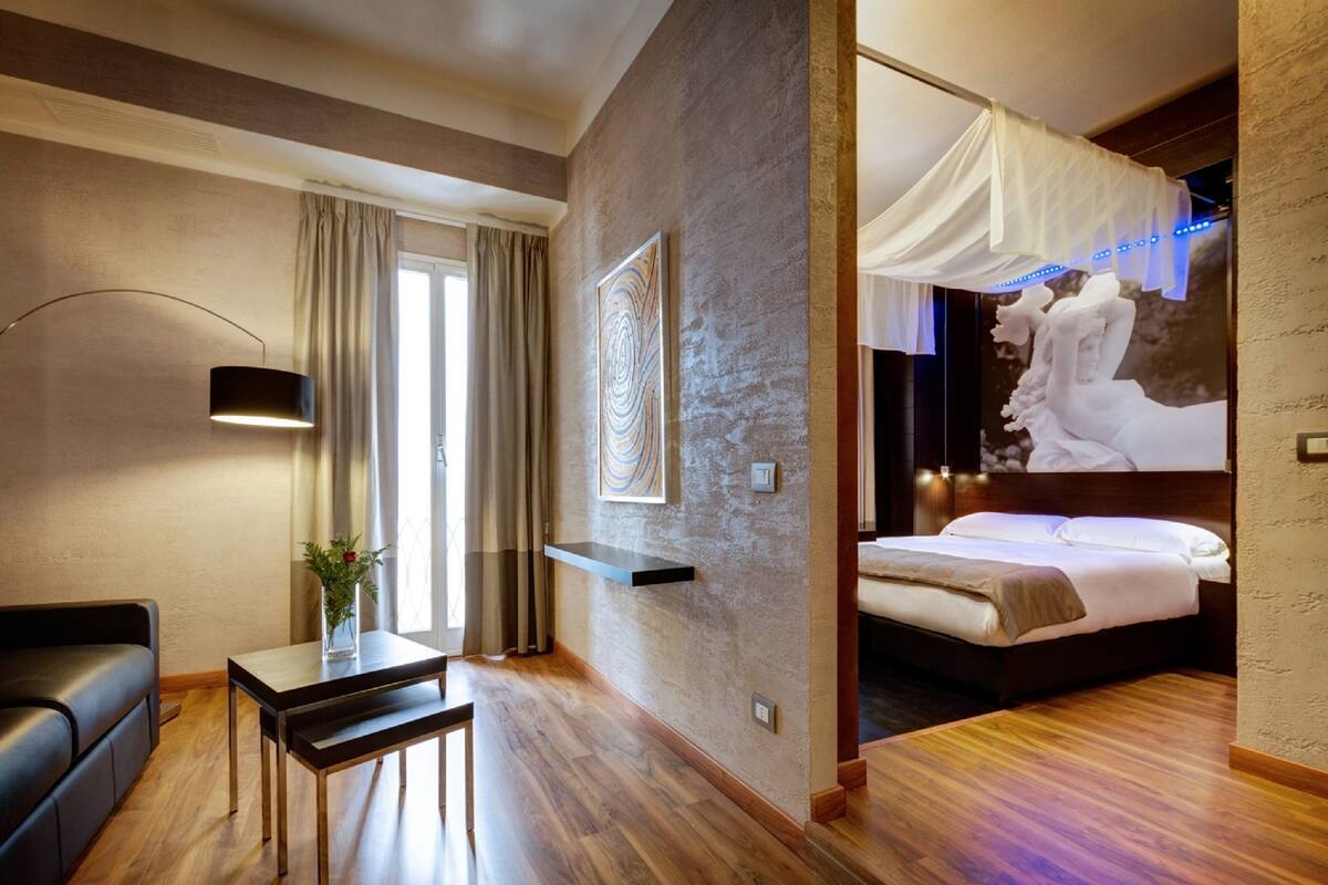 Premium bedding, minibar, in-room safe, desk