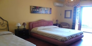 Cots/infant beds, rollaway beds, free WiFi