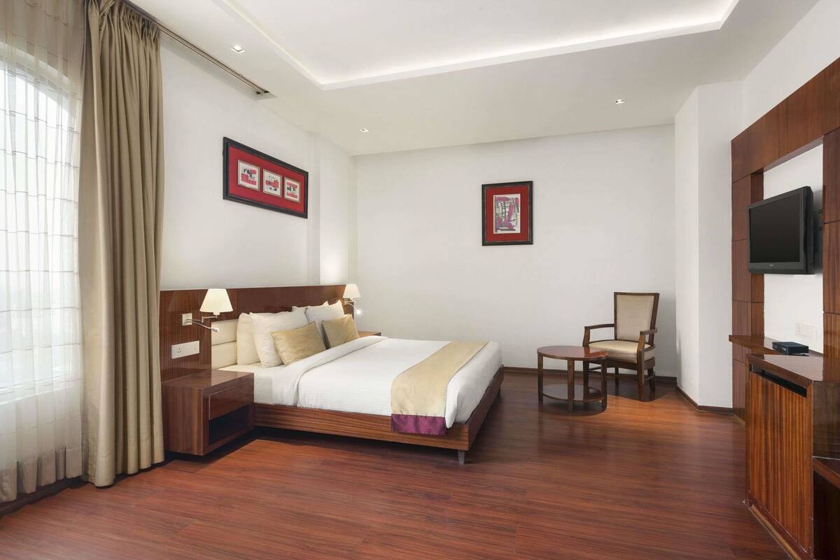 Premium bedding, minibar, in-room safe, blackout curtains