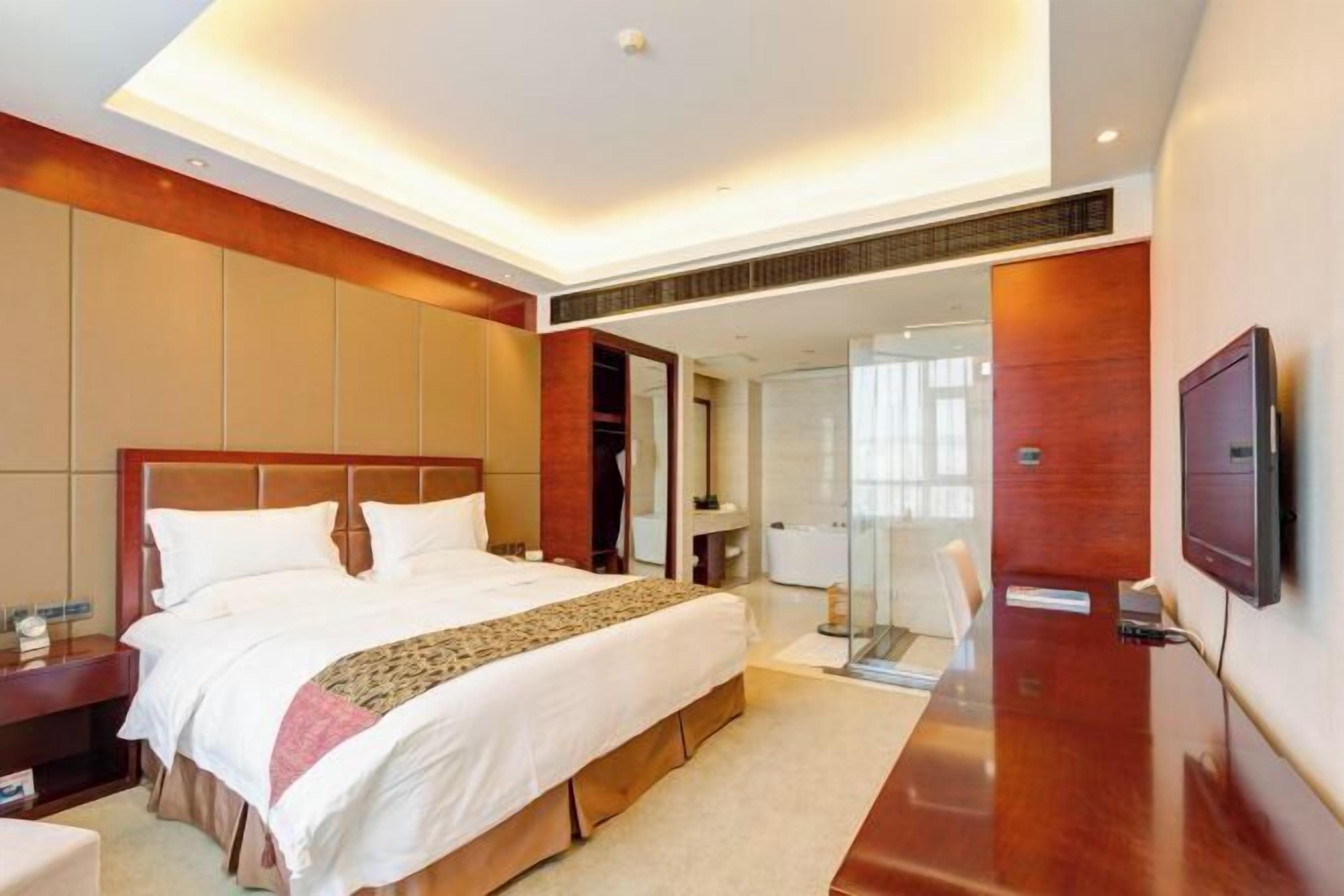 Minibar, in-room safe, cribs/infant beds, alarm clocks