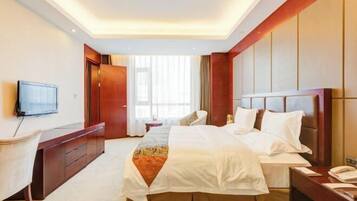 Minibar, in-room safe, cribs/infant beds, alarm clocks