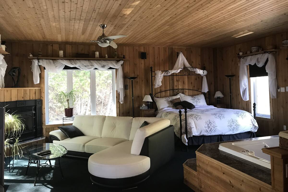 Loft | Hochwertige Bettwaren, individuell dekoriert, schallisolierte Zimmer