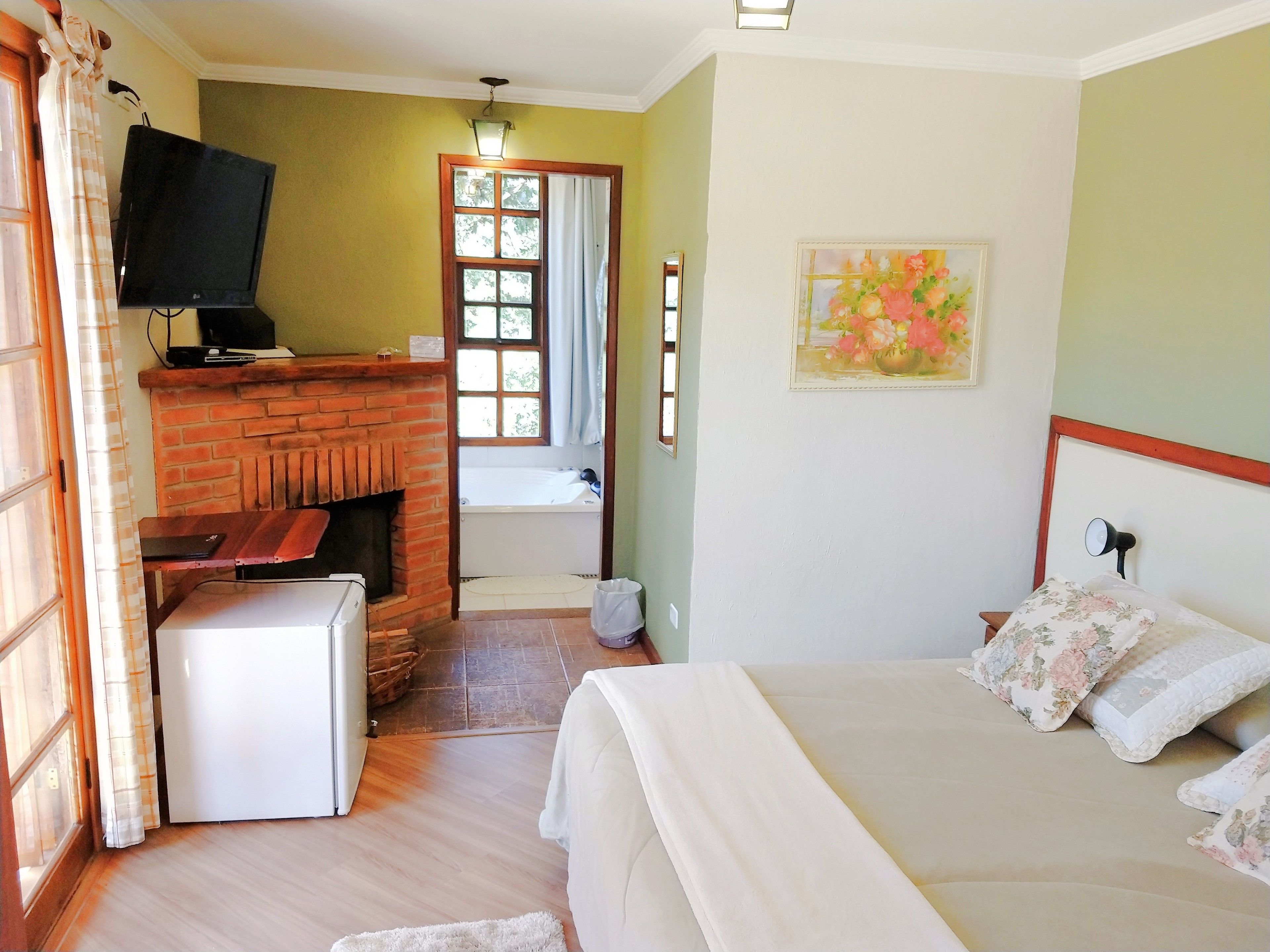 ميني بار ومكتب وأسرّة أطفال/رضّع (مجانًا) وواي فاي مجانًا