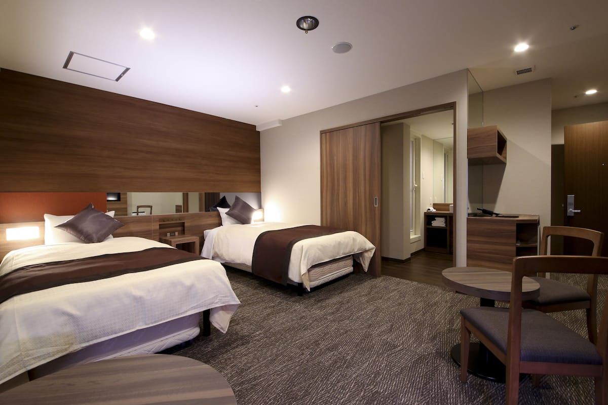 deluxe twin room, non smoking | desk, soundproofing, iron/ironing board, free wifi