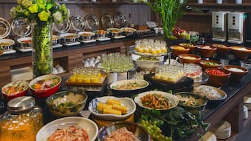 Desayuno buffet (JPY 1400 por persona)