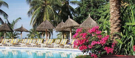 Outdoor pool, sun loungers