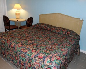 Standardzimmer, 1 King-Bett, Nichtraucher | Verdunkelungsvorhänge, schallisolierte Zimmer, WLAN, Bettwäsche