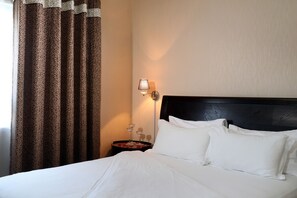 Deluxe Apartment, 1 Bedroom, Smoking, City View | 1 bedroom, premium bedding, pillowtop beds, in-room safe - Al Smou Hotel Apartments (Ajman)
