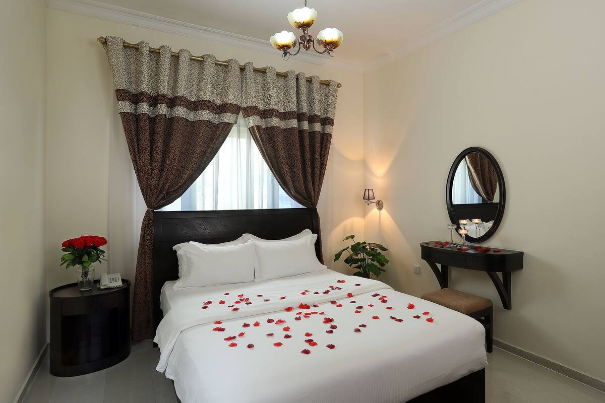 1 phòng ngủ, bộ đồ giường cao cấp, nệm có lớp đệm bông 