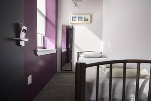 Standard Room | Free WiFi, bed sheets - International Students Residence (Brooklyn)