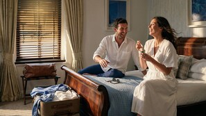 Deluxe Double Room | Iron/ironing board, free WiFi, bed sheets