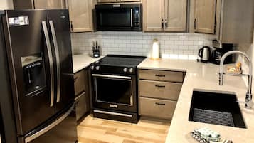 Condo, 3 Bedrooms (With Loft Unit 306) | Private kitchen | Coffee/tea maker, electric kettle