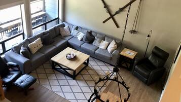 Condo, 3 Bedrooms (With Loft Unit 305) | Living area | TV