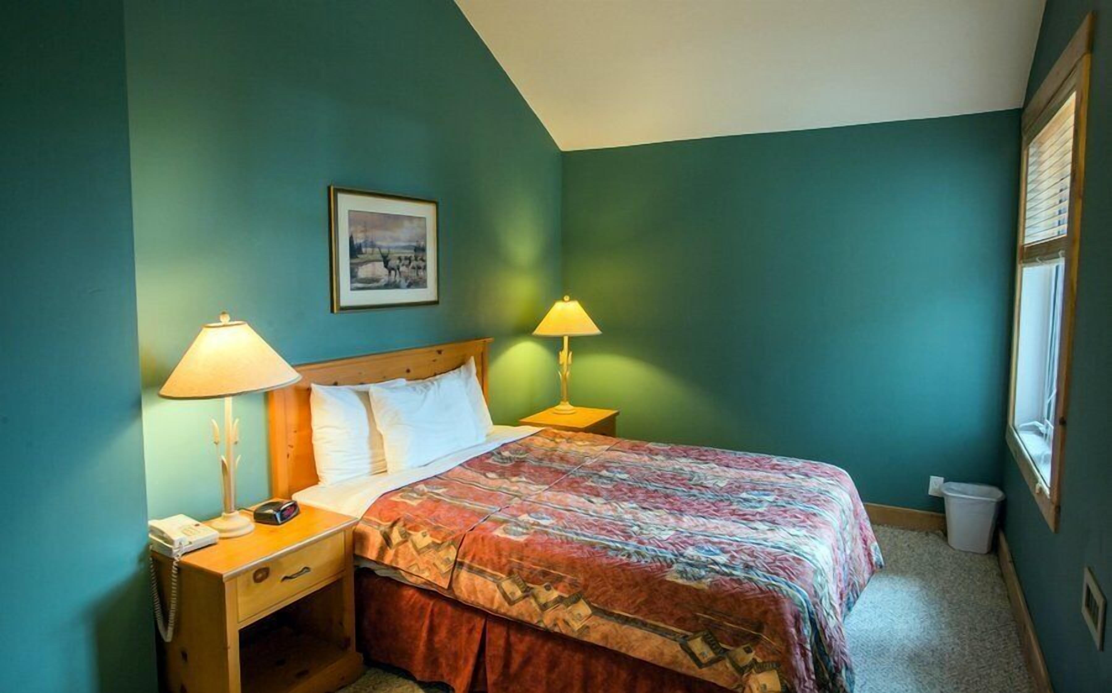 WiFi (free), individually decorated, individually furnished