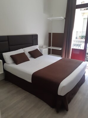 Double Room | Blackout curtains, free WiFi, bed sheets