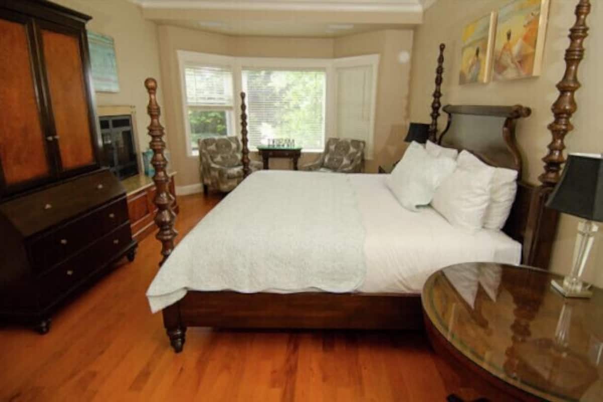 Villa Deluxe, 1 trÚs grand lit et 1 canapé-lit, vue sur le jardin | 1 chambre, fer et planche à repasser, accÚs au Wi-Fi (inclus)