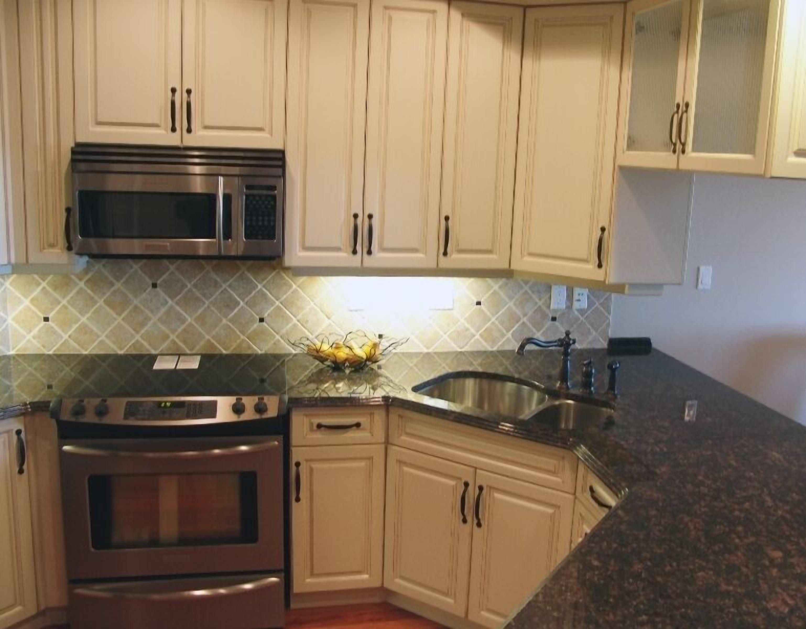 one bedroom condo | private kitchen | coffee/tea maker