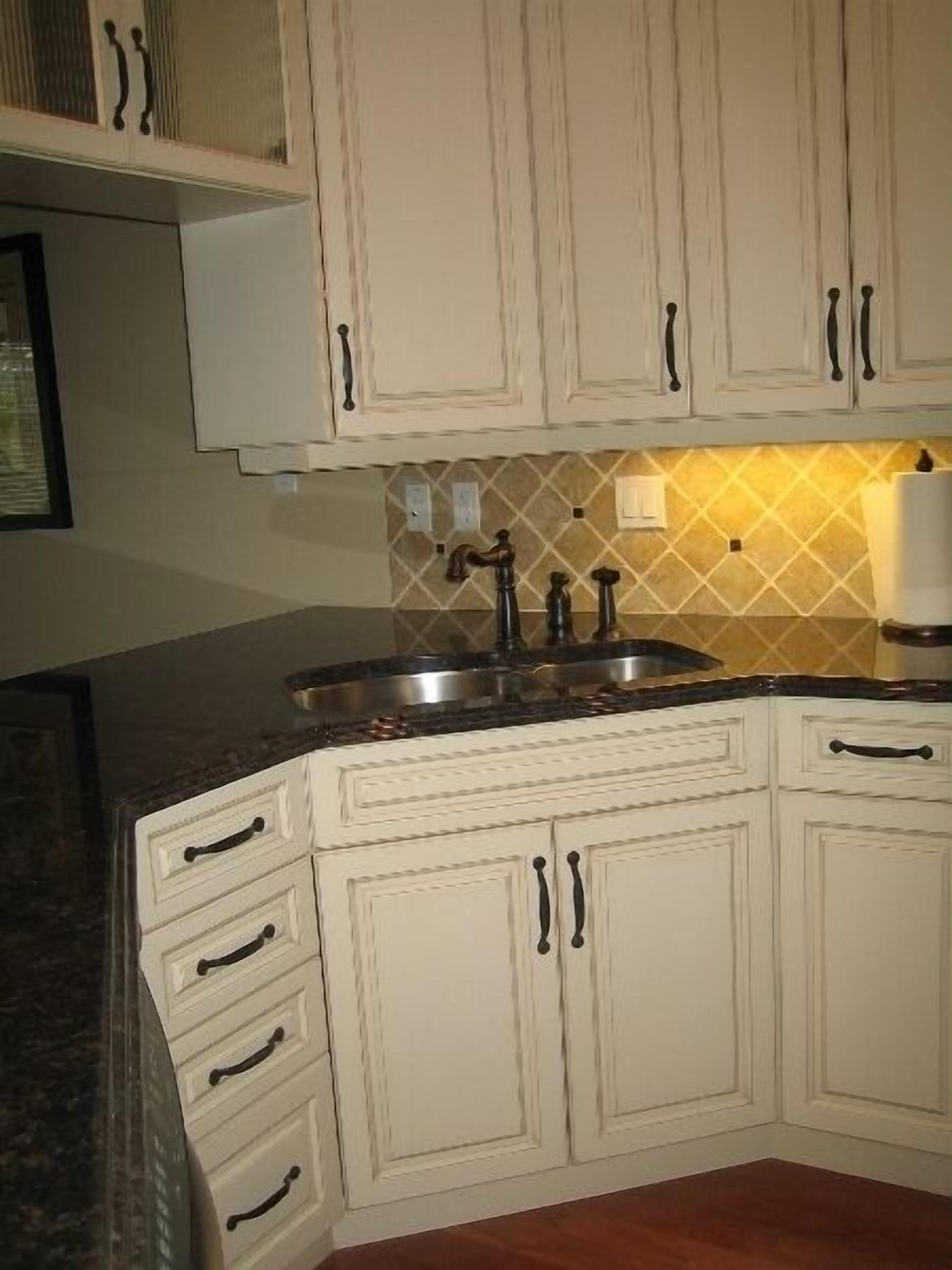 one bedroom condo | private kitchen | coffee/tea maker