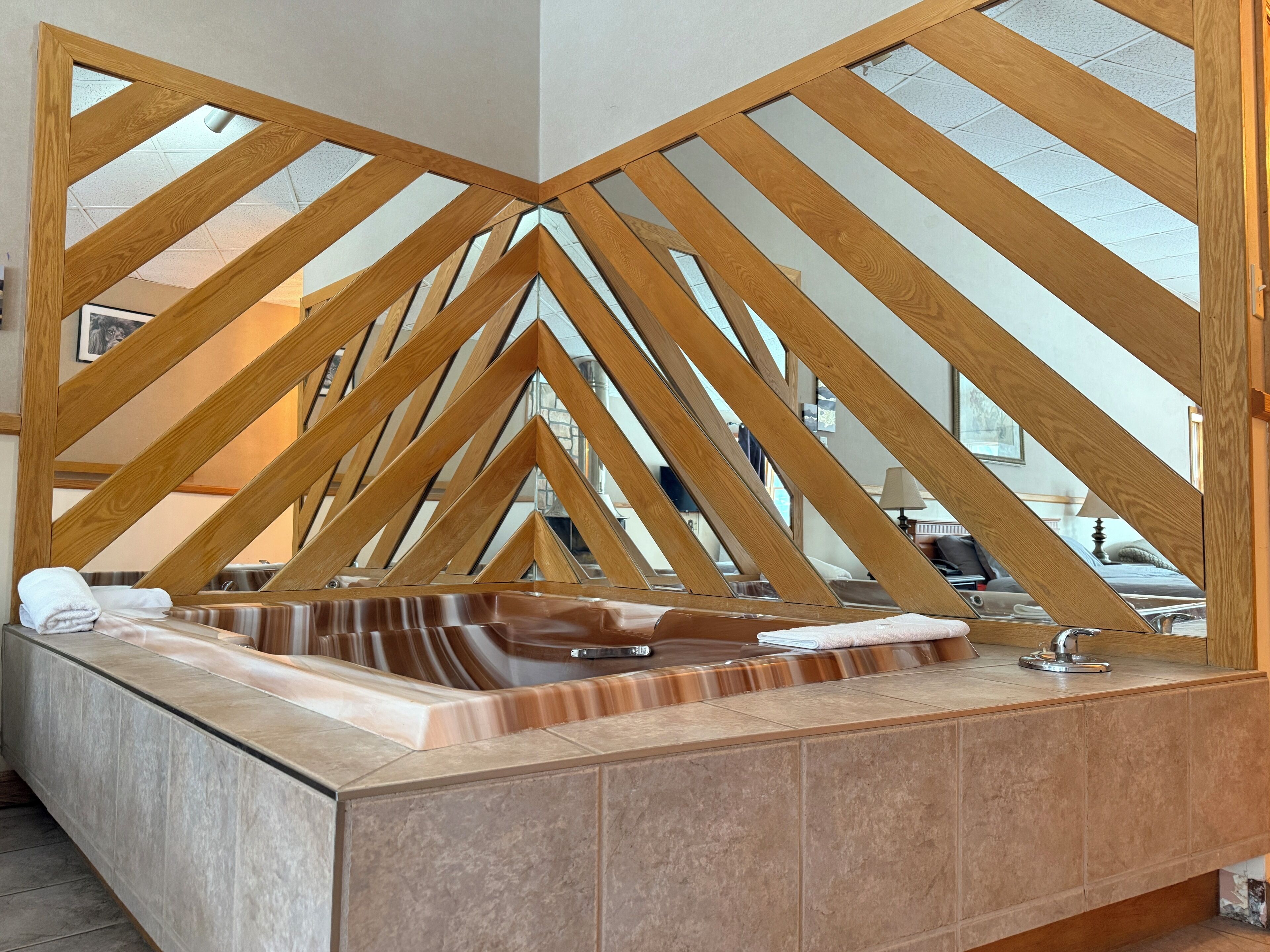 Jetted bathtub