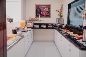 Desayuno bufé gratuito y diario