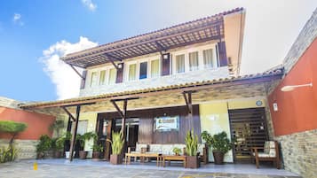 Fachada da propriedade