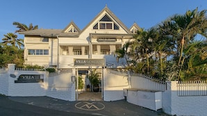 A large, two-story building with a sign reading "Villa Morgane." - Hotel Villa Morgane (Saint-Pierre)
