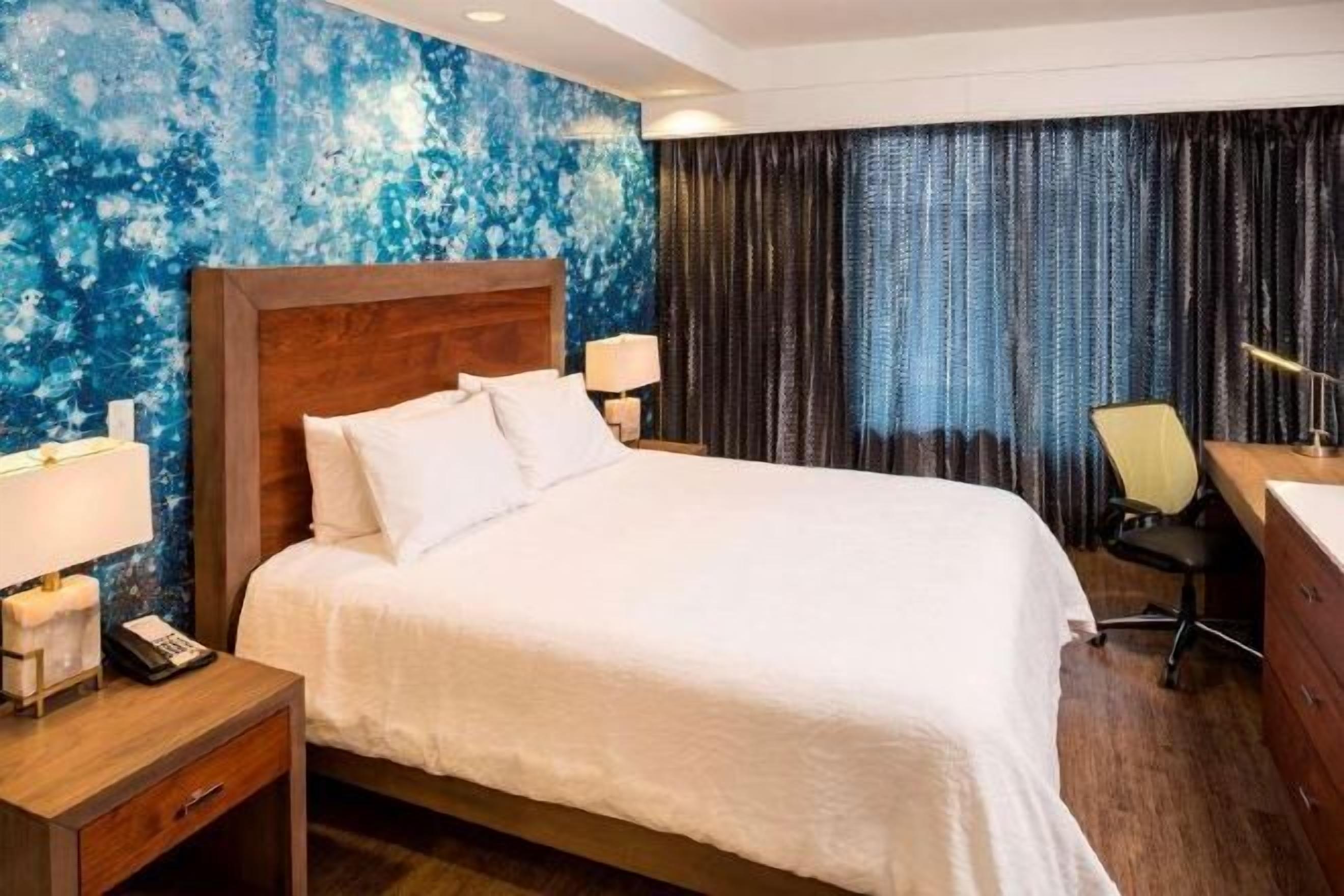 Free cots/infant beds, free WiFi, bed sheets